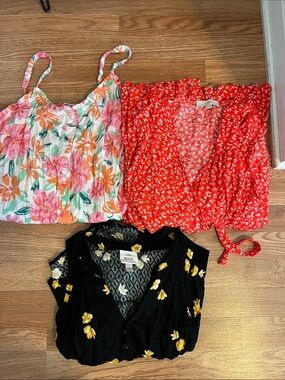LOFT Red Floral Tie-Front Blouse - Women's Short Sleeve